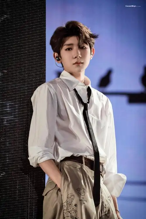 王源超话#王源客厅狂欢巡演#@tfboys-王源