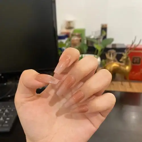 想知道这么长的指甲大家是怎么生活的