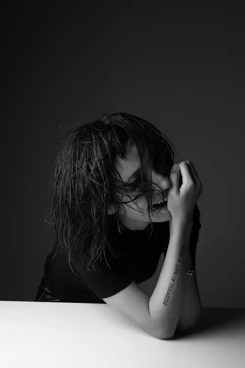 徐美女的临时黑白照