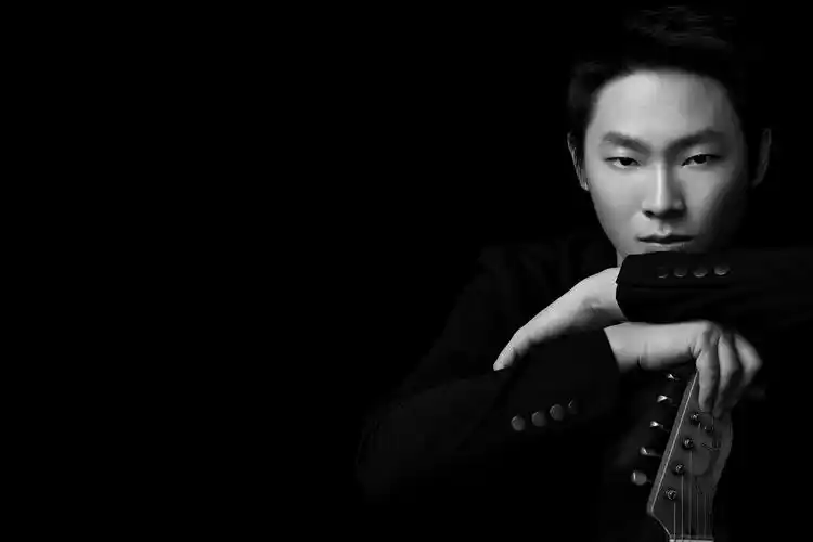 梁博在《中国好声音》夺得了冠军之后,并没有靠着当时的人气趁热打铁