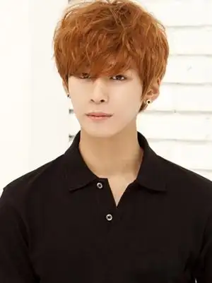 好看的男生短发烫发发型 男生烫头发型图片-纹理烫发型-帅哥发型网