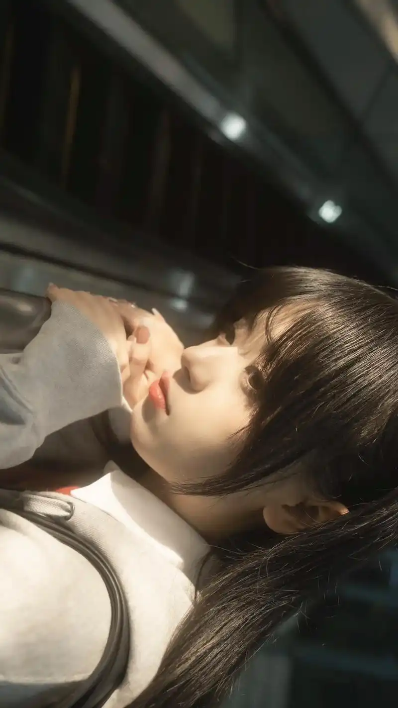 再等等.#氛围感 #拍出电影感 #日系 #女高中生 #图文挑 - 抖音