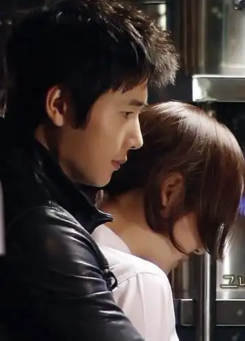 p>成宥利(sung yu ri),1981年3月3日出生于德国巴登,韩国女演员,歌手