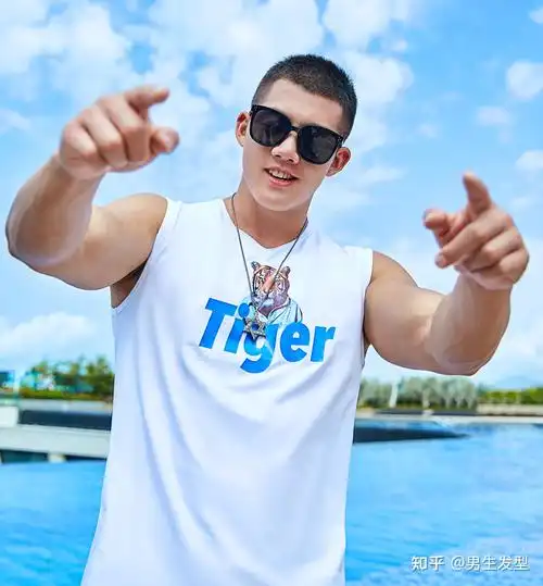 男生有这2种脸型特征很适合剪寸头发型阳光又帅气