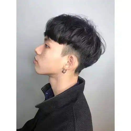 短发男 款式(潮流男款发型短发)