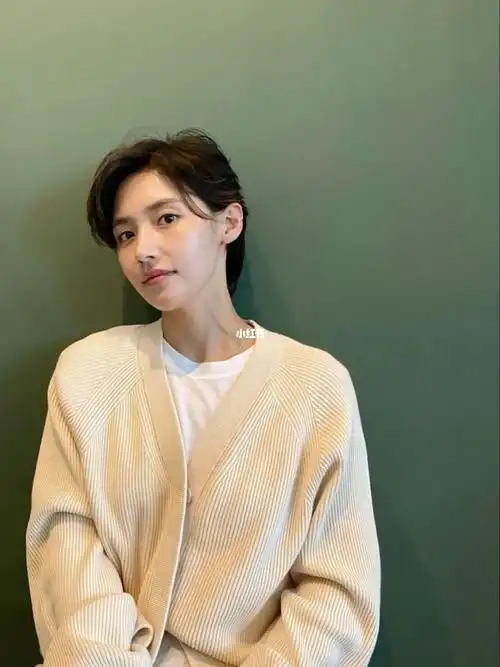 秋冬新发型0499 中性风 女生超短发