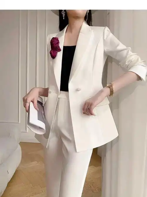 高端新品白色西装套装女秋冬气质收腰播音主持人西服职业两件套