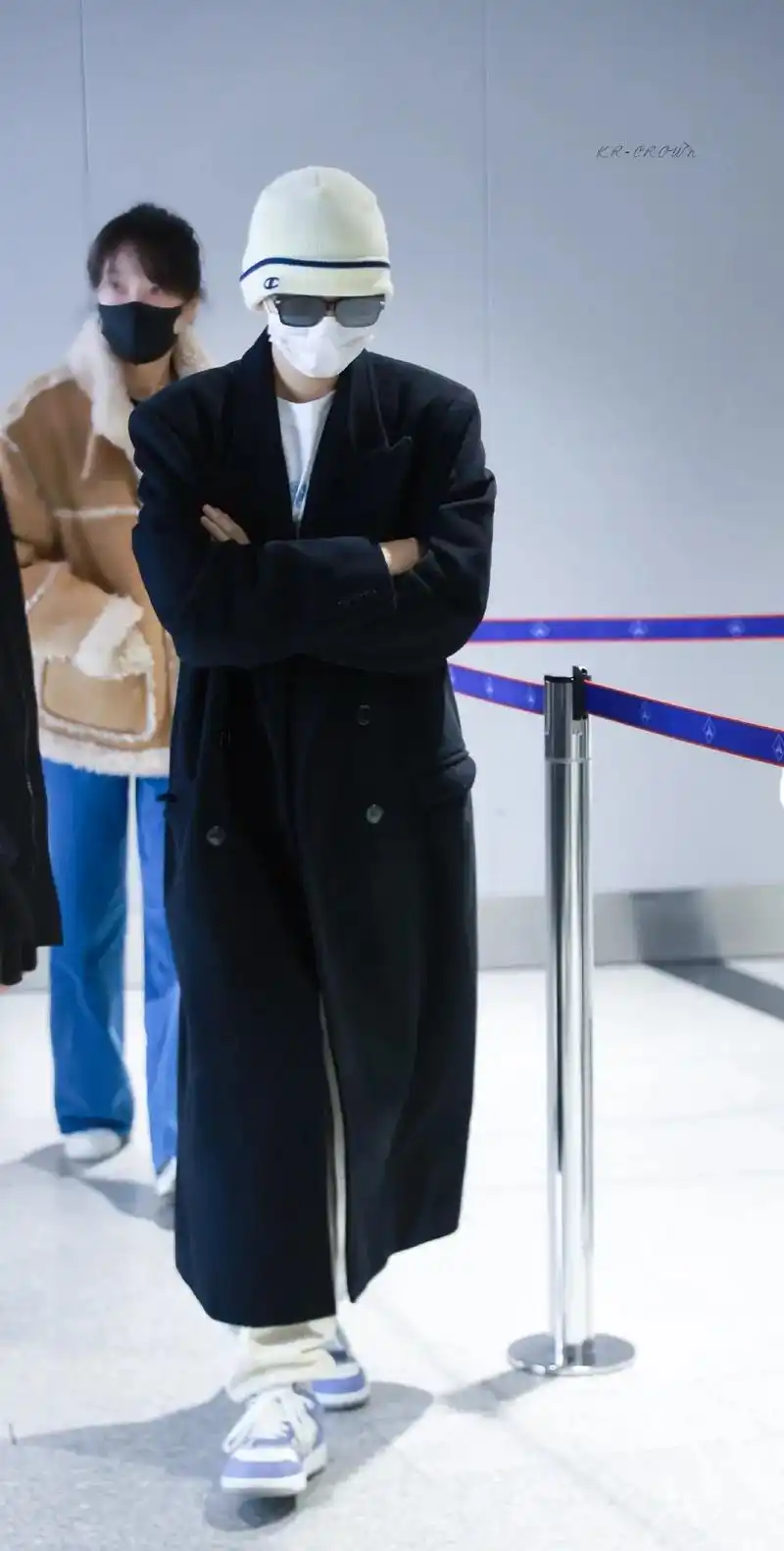 巴黎出发 凯皇无敌#王俊凯 #王俊凯巴黎时装周 #机场照 - 抖音