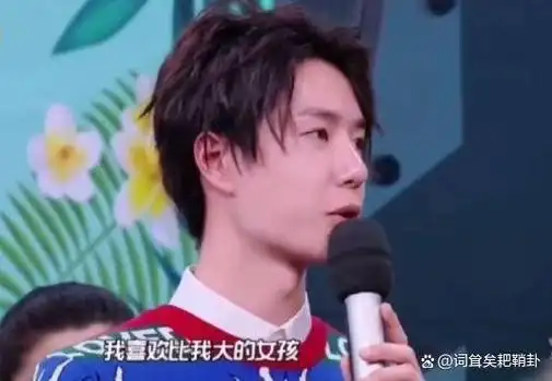 王一博爱上经纪人两人多个同款被扒女方已经40多岁