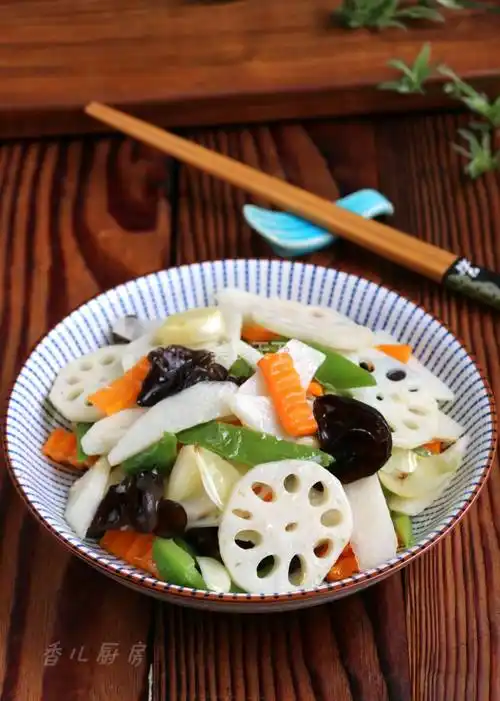 莲藕小炒:润燥又养颜,秋天吃最好 | 菜谱