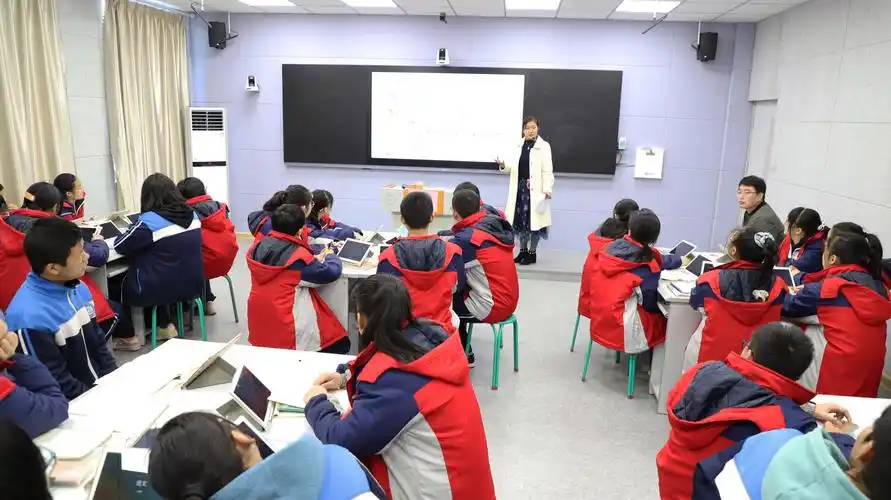 黄楼初中开展智慧课堂联盟校跨区域教研活动