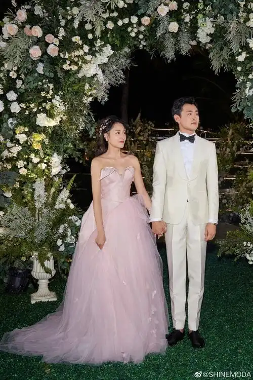 内含投票徐璐晒出女生的快乐满屋的礼服隔着屏幕都羡慕了