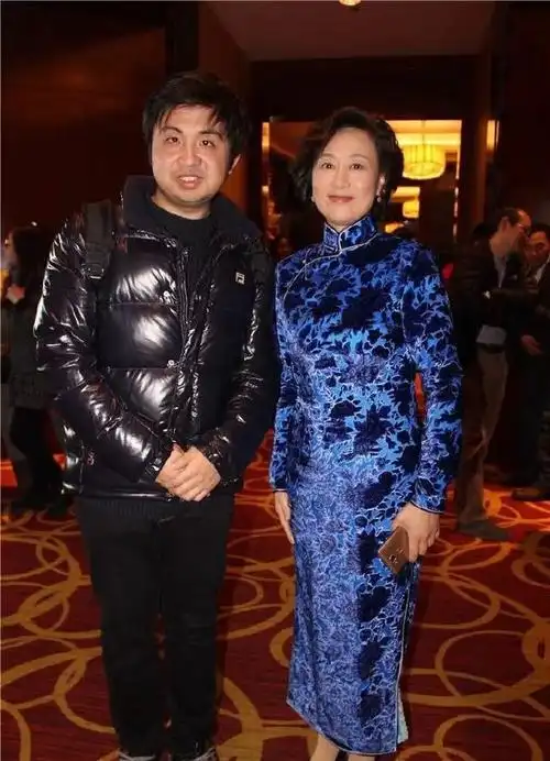 王诗槐离婚后和智障儿子相依为命二婚再娶初恋如今怎样了