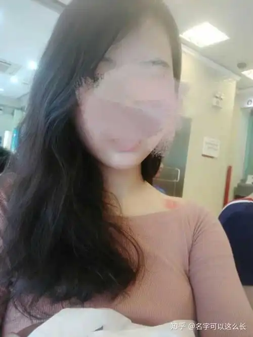 大胸妹子怎么穿衣服搭配