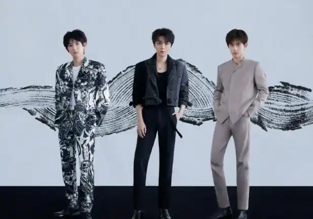 tfboys十周年水墨大片释出:以黑白水墨晕染时光的轮廓,记忆纹路镌刻