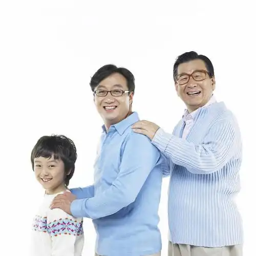 东方人,儿童,中年人,老年人,三个人,父亲,儿子,祖父,三代同堂,站,笑