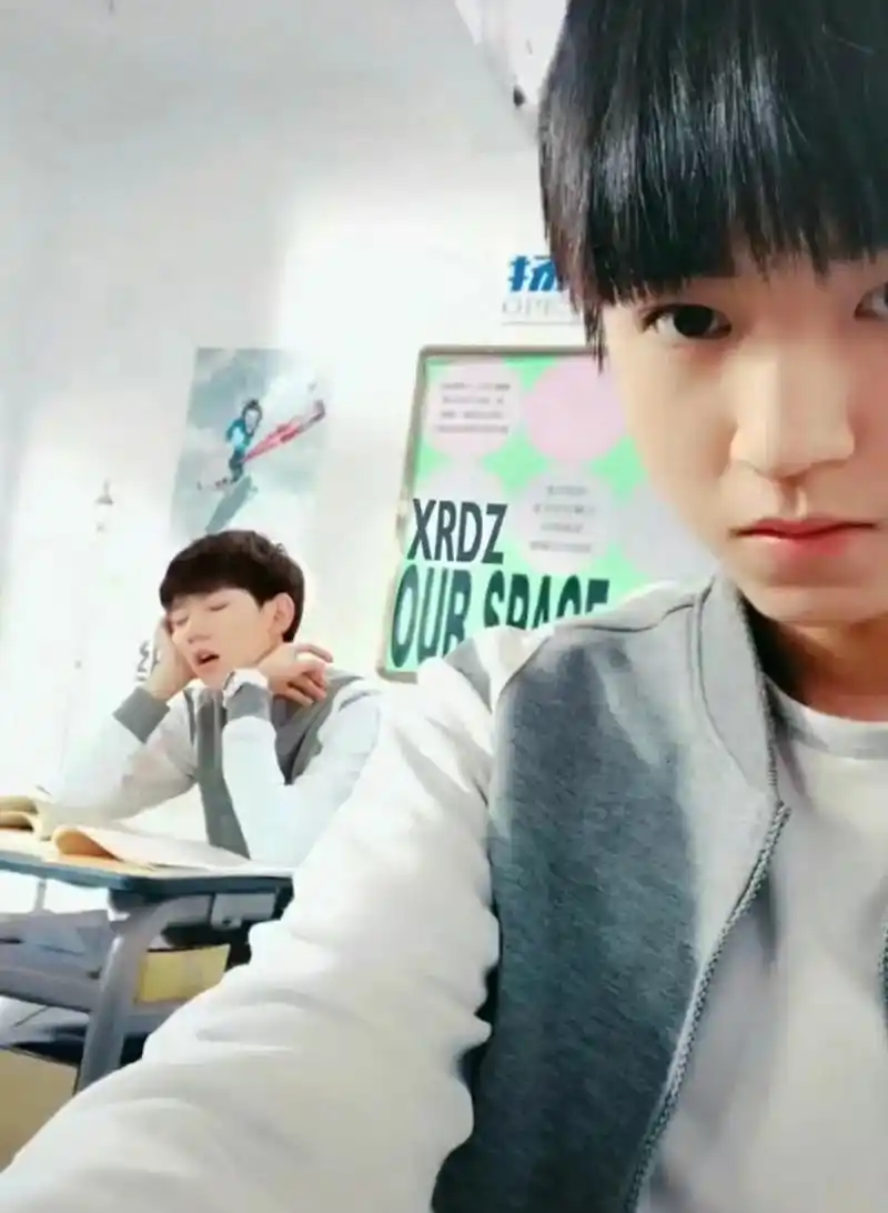 我们的少年时代 #tfboys 也许小熊队在另一个平行世界 - 抖音