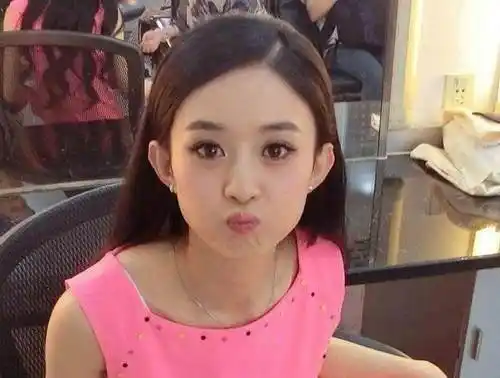 赵丽颖还算可以,一看就是练过,不输其中任何一个人.