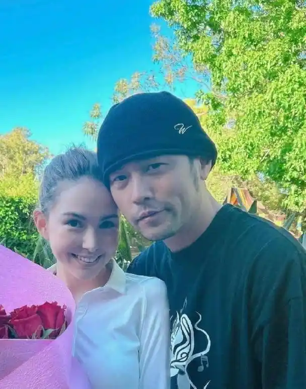 周杰伦和昆凌一直是大家比较羡慕的明星夫妻,尤其二人甜蜜的感情更是