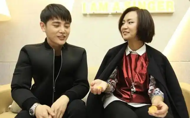 演员孙坚整容脸肿不自然照片 孙坚女友是周笔畅还是黄梦莹_深圳热线