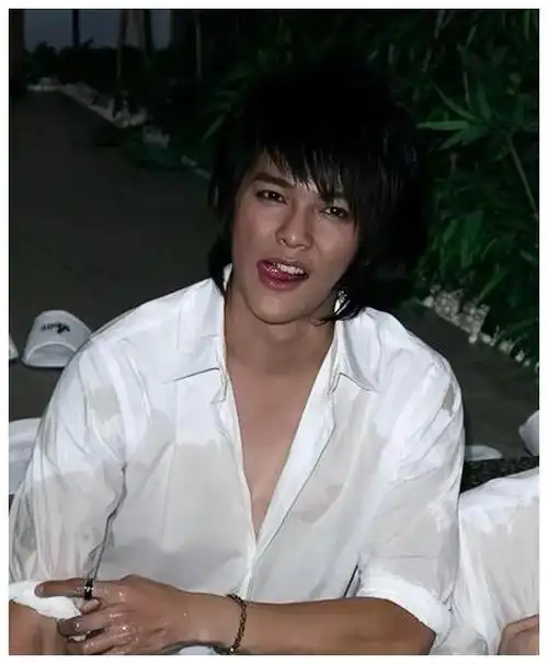 汪东城绝美神仙颜值帅气迷人身材堪称完美