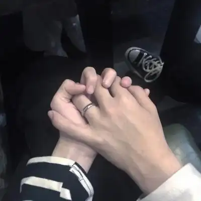 允言/情侣牵手头像/心脏的起搏点