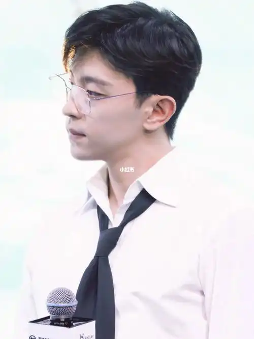 邓伦_眼镜_娱乐_明星娱乐资讯