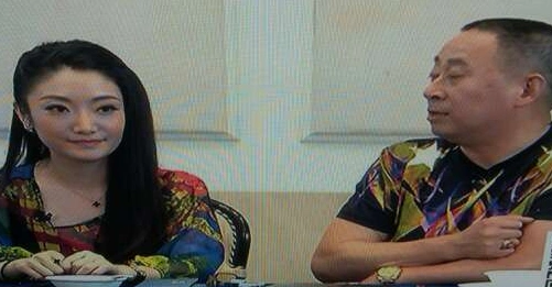 有谁知道上海滑稽笑星龚仁龙现在的妻子是谁啊?具体一点啊!