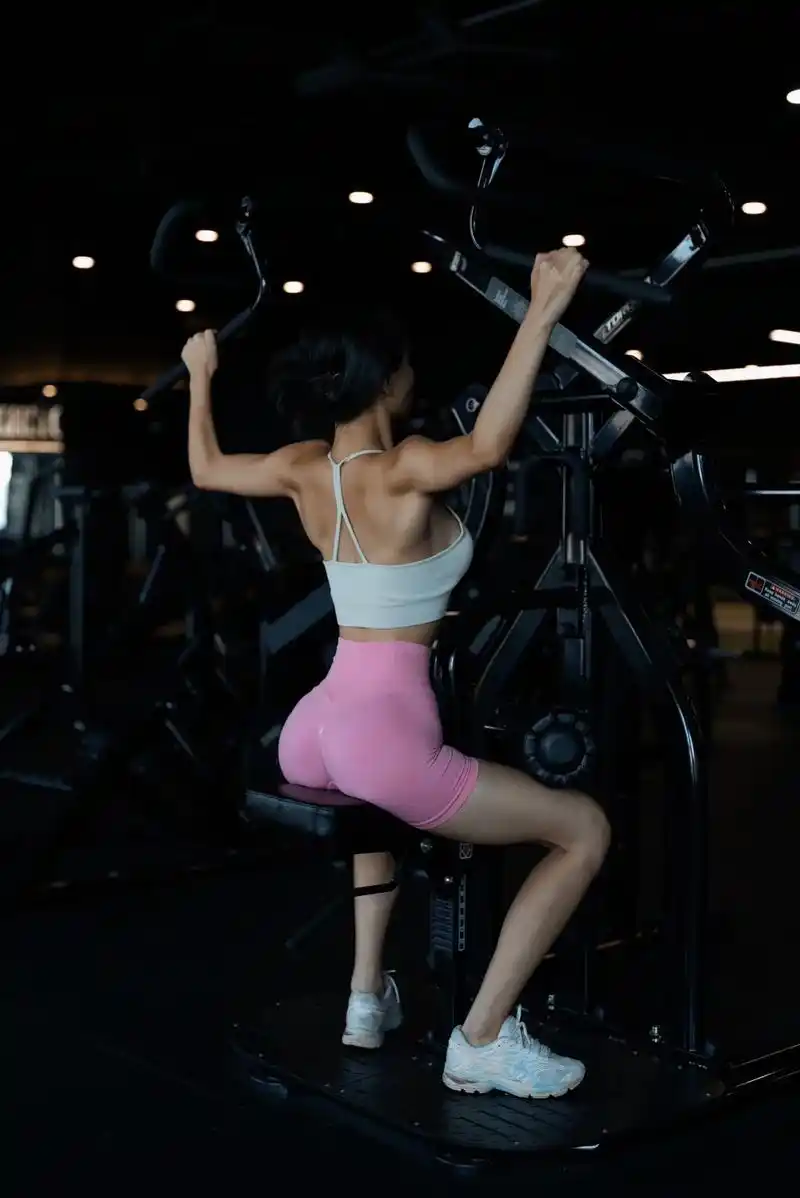 你喜欢自己,你就迷人#健身女孩的日常 #腰臀比#美出高级感 - 抖音