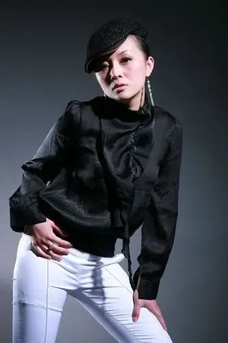 曾于2005年参加超级女声郑州唱区的比赛,荣获唱区第6名.