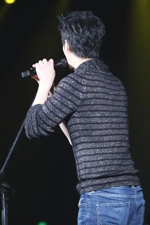 原创朱一龙王一博肖战周杰伦等十二位大偶像只看背影你能认出几个