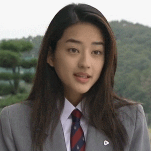 有时候惊艳的像李嘉欣和关之琳的完美结合体.