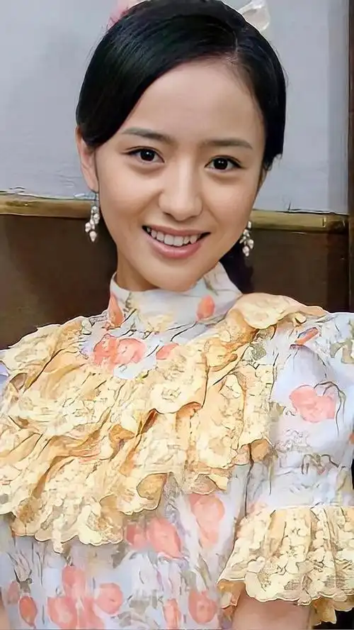 佟丽娅旧照,新疆美女,真的是从小美到大