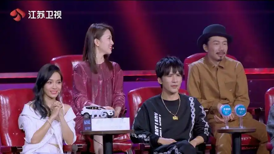 蒙面唱将猜猜猜#蒙面的舞台真的是大神倍出. 来自现场微音乐 - 微博