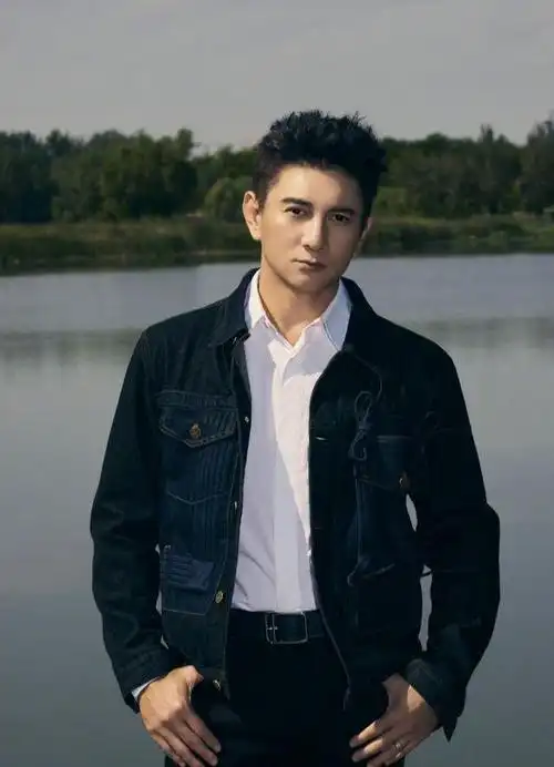 吴奇隆52岁生日展示绝技腾空一字马难度确实有点大