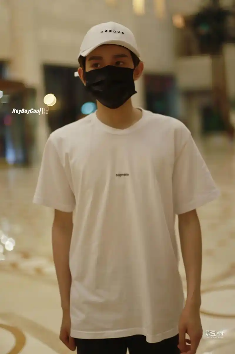 [王源][新闻]180707 王源昨夜收工下班 口罩下的英气眉眼