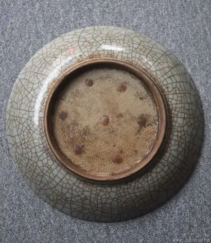清代哥釉开片美盘