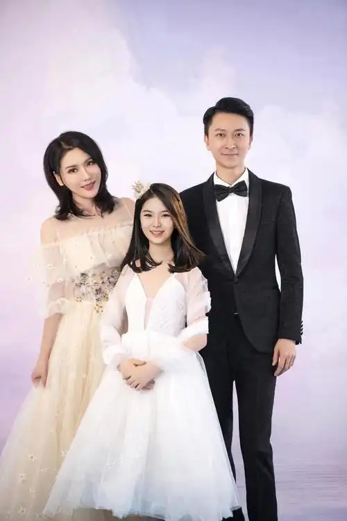 母亲作词,父亲作曲,她的歌你听过吗|歌曲|乌兰图雅|宝贝宝贝_网易订阅