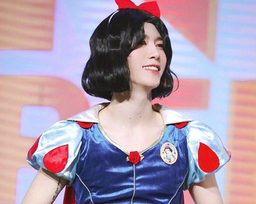 当明星遇上白雪公主,郑爽气质,范丞丞高大,看到贾玲:母爱泛滥