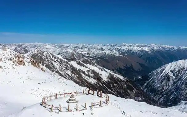 作为中国西南地区的旅游宝地,这里有许多适合冬季旅游的景点.