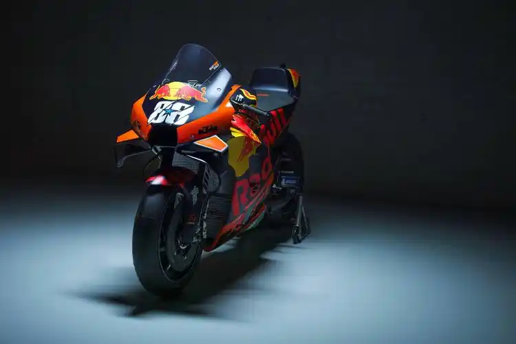 2021motogpktm厂队版赛车rc16