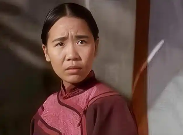 她被称为中国最丑女演员凭什么能够嫁入豪门成为豪门阔太