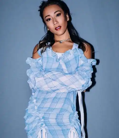 有一种"反差"叫吉克隽逸,成名前与成名后,差别太大了!