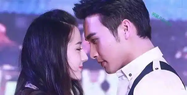 迪丽热巴也30岁了,谁能娶到她,我希望是张彬彬太爱他们的cp感了_漂亮