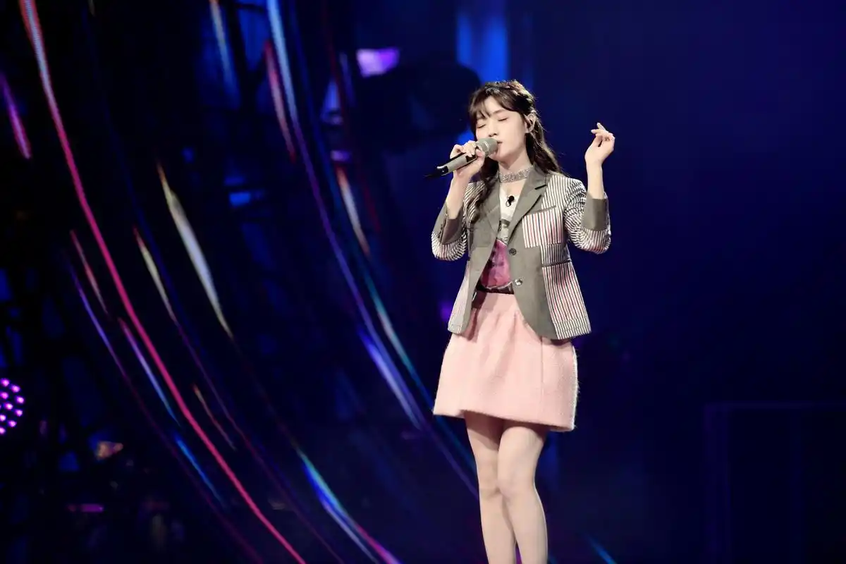 陈意涵estelle《我是唱作人》首播 初舞台《他们说》备受好评