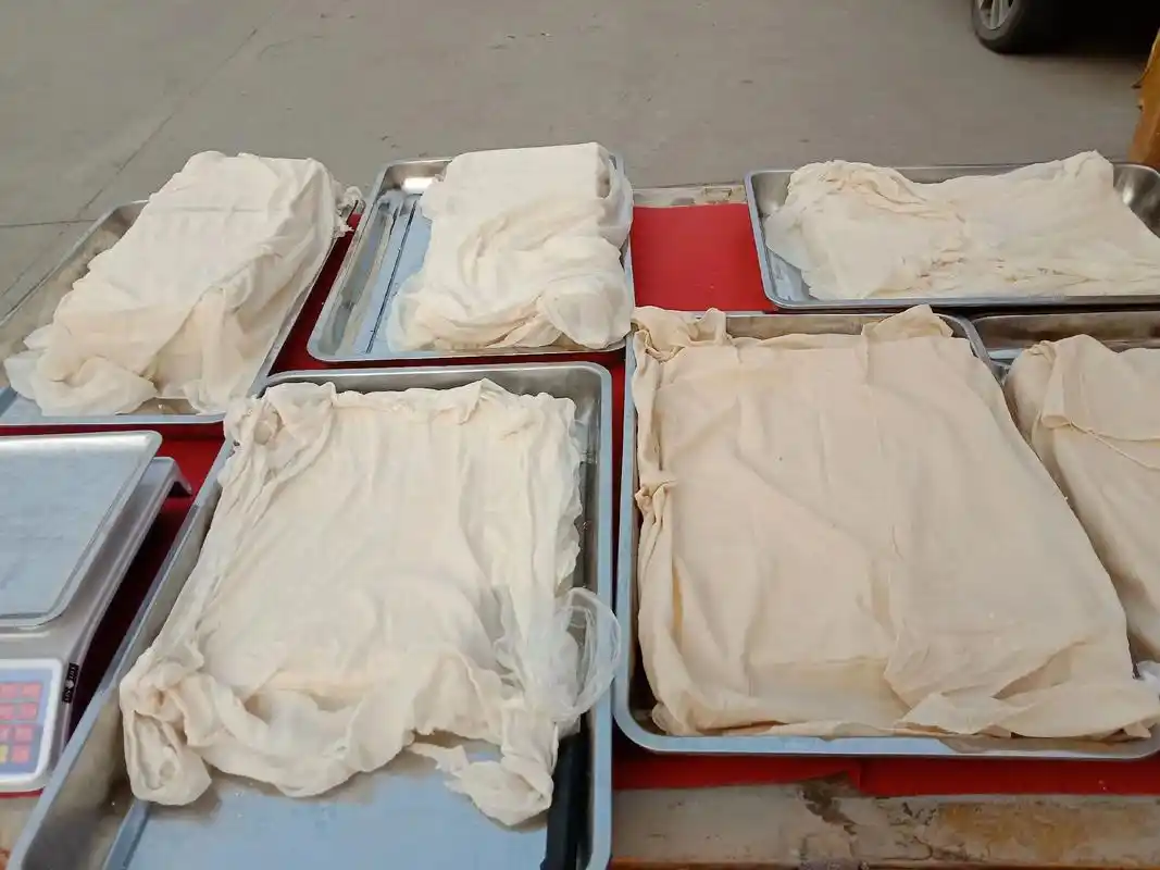 台村自家做卤水点豆腐.自家纯正卤水点豆腐  欢迎大家前来品尝 - 抖音