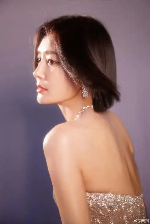 秦岚的发型好像一颗卤蛋