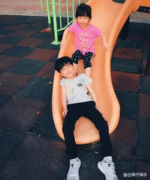 《家有儿女》胡一统的扮演者马书良↓张子枫↓陈飞宇↓小小年纪的他