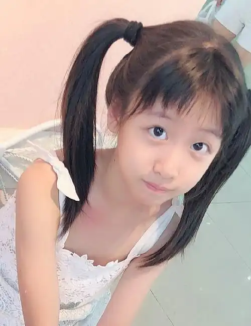 15岁小姑娘手机图片珍藏