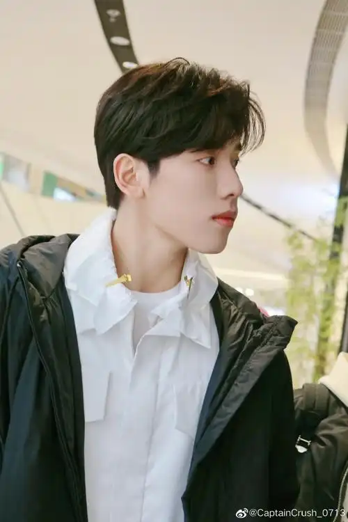 王子异[超话]##王子异不会恋爱的我们#ep09 有被加薪的小夹子可爱档